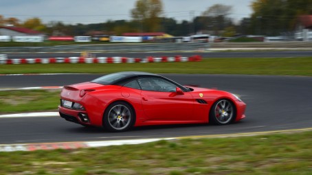 Poprowadź Ferrari California | 1 okrążenie_Prezent na 18 Urodziny_P