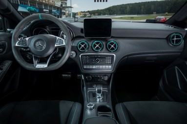 Przejażdżka Mercedesem AMG A45 dla Dziecka (1 okrążenie)_Prezent dla Nastolatka_P