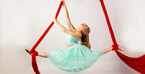 Poznaj Aerial Silks | Radom | Cocoon Pole Dance Academy | - prezent dla niej_SS