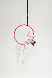 Kurs Aerial Hoop dla Dziecka | Radom | Cocoon Pole Dance Academy | - prezent na dzień dziecka_SS