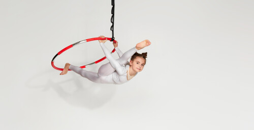 Kurs Aerial Hoop dla Dziecka | Radom | Cocoon Pole Dance Academy | - prezent na mikołajki_SS