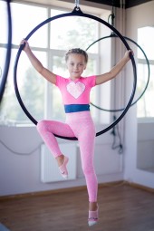 Kurs Aerial Hoop dla Dziecka | Radom | Cocoon Pole Dance Academy | - prezent dla córki_P