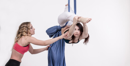 Kurs Aerial Silks dla Dziecka | Radom | Cocoon Pole Dance Academy | - prezent dla córki_SS