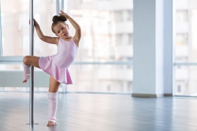 Zajęcia Pole Dance dla Dziecka | Radom | Cocoon Pole Dance Academy | - prezent dla dziecka_SS