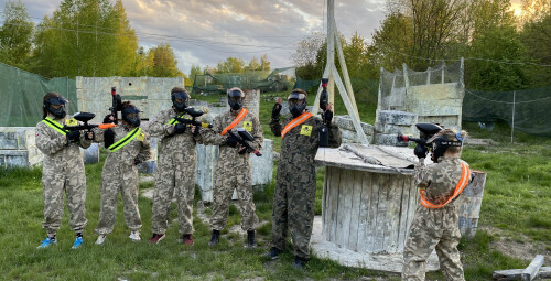 Poznaj Paintball dla Przyjaciół (8 osób) | Kraków | Jednostka Paintballowa Kraków-Zakrzówek |- prezent na imieniny_PP