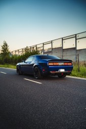 Co-Drive Dodge Challenger Ulicami Miasta | Poznań | KierownicyRent | - Prezent na Mikołajki_P