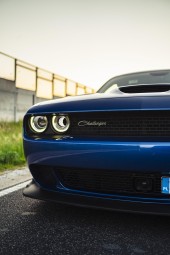 Co-Drive Dodge Challenger Ulicami Miasta | Poznań | KierownicyRent | - Prezent na Dzień Chłopaka_P