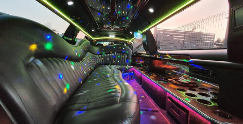 Przejazd Limuzyną Lincoln Town Car | Toruń | EuroLimuzyny | - pomysł na panieński_PP