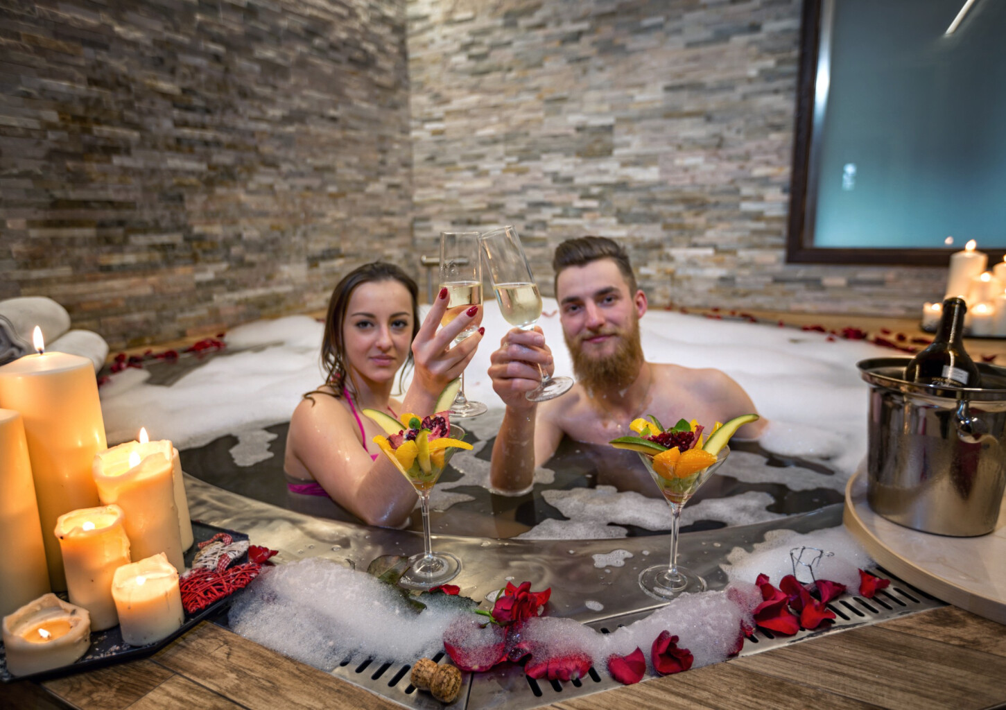Romantyczna Kąpiel SPA dla Dwojga | Uniejów