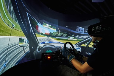 Jazda w Symulatorze Wyścigowym | Bielsko-Biała | Racemand – Centrum Wirtualnego Motorsportu | Prezent dla Chłopaka_PP