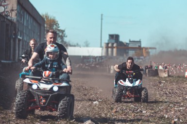 Jazda Quadem dla Dziecka (60 minut) | Trześcianka-Prezent dla Syna_P