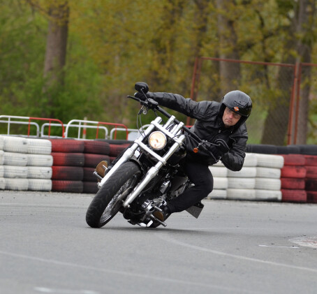 Szkolenie z Doskonalenia Jazdy Motocyklem | Wiele Lokalizacji