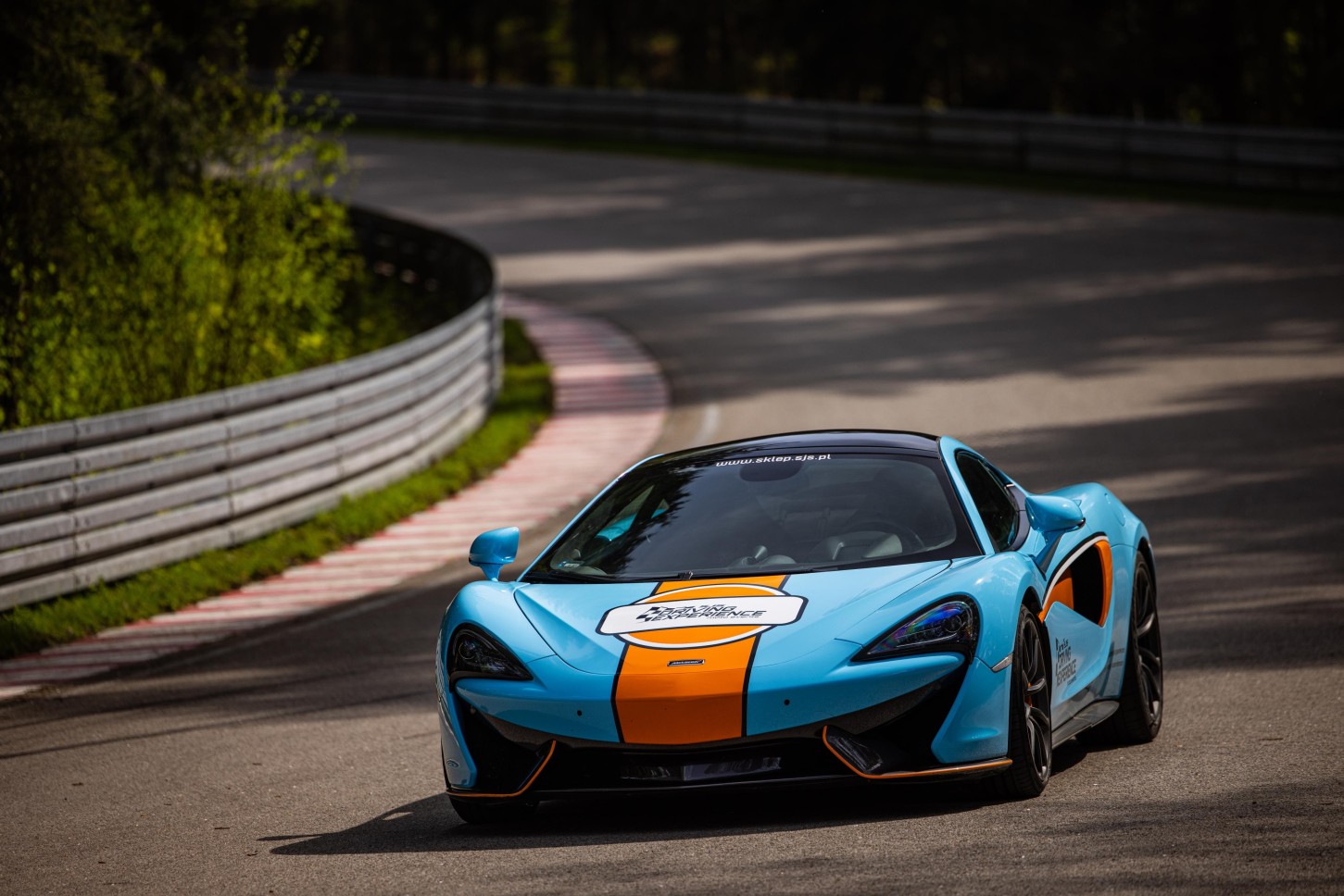 Poprowadź McLaren 570GT (1 okrążenie) | Wiele Lokalizacji