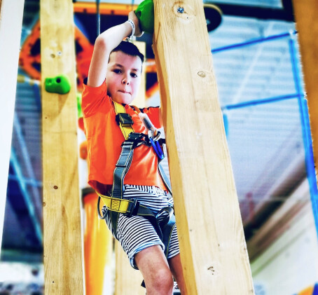 Szalona Zabawa w Parku Trampolin dla Rodziny | Poznań