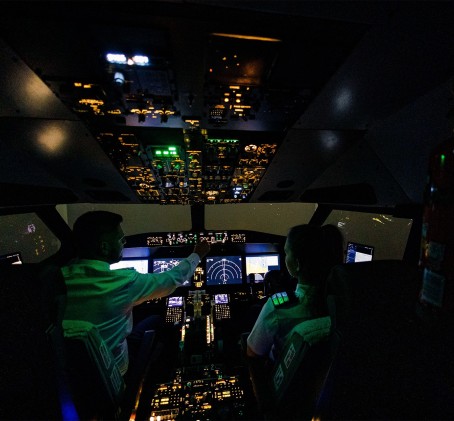 Lot w Symulatorze Boeing 737 Max (60 minut) | Warszawa