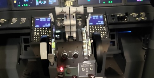 Lot w Symulatorze Boeing 737 Max (60 minut) | Warszawa | Prezent dla Znajomego_P
