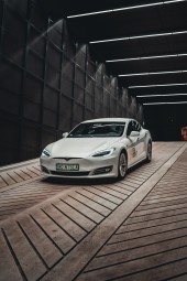azda Teslą Model S z Autopilotem Ulicami Miasta | Wiele Lokalizacji-Prezent dla Przyjaciółki_PP