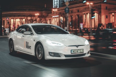 Poszalej Teslą Model S z Autopilotem Ulicami Miast (105 minut) | Wiele Lokalizacji-Prezent dla Mężczyzny_P