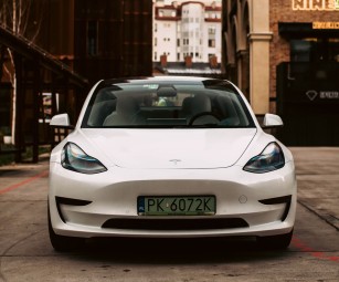 Poszalej Teslą Model 3 z Autopilotem (105 minut) | Wiele Lokalizacji-Prezent dla Rodziców_P