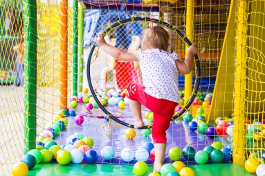 Zabawa w Rodzinnym Centrum Rozrywki dla Dzieci | Swarzędz-Prezent na Mikołajki_S