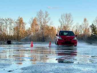 Szkolenie na Płycie Poślizgowej dla Dwojga | Józefów-Prezent dla Znajomych_P