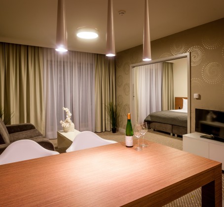 Romantyczny Pobyt (3 Noce, 2 Osoby) | Hotel InVite | Wrocław