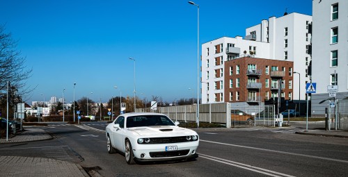 Poprowadź Dodge'a Challengera Ulicami Miasta (20 minut) | Wiele Lokalizacji-Prezent dla Ukochanej_P