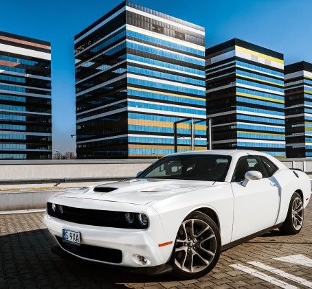 Poprowadź Dodge'a Challengera Ulicami Miasta (60 minut) | Wiele Lokalizacji
