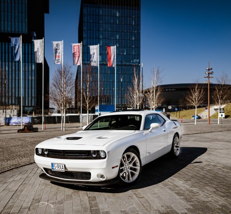 Poprowadź Dodge'a Challengera Ulicami Miasta (120 minut) | Wiele lokalizacji