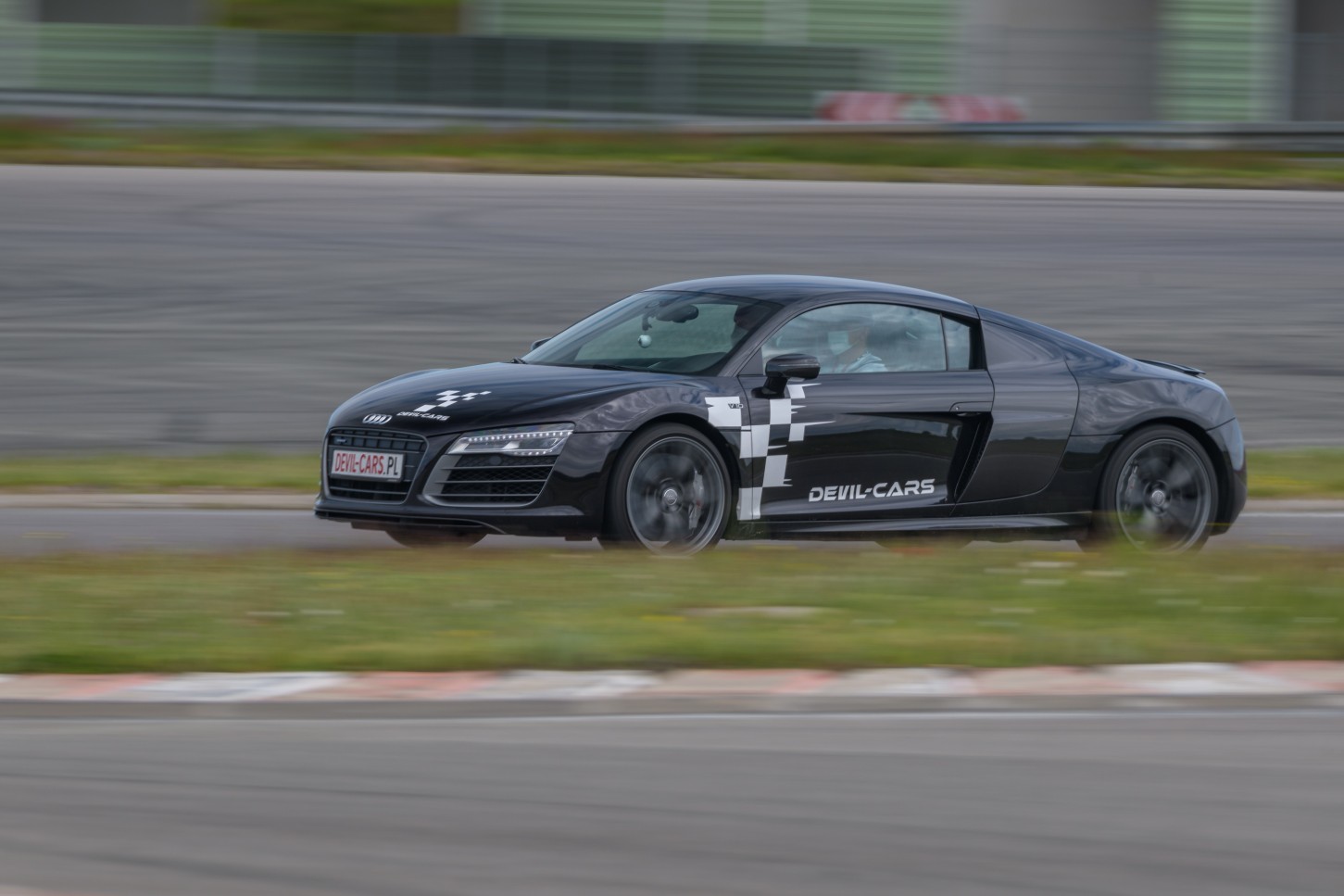 Pojedynek Audi R8 V10 vs. KTM X-Bow | 2 okrążenia | Wiele Lokalizacji