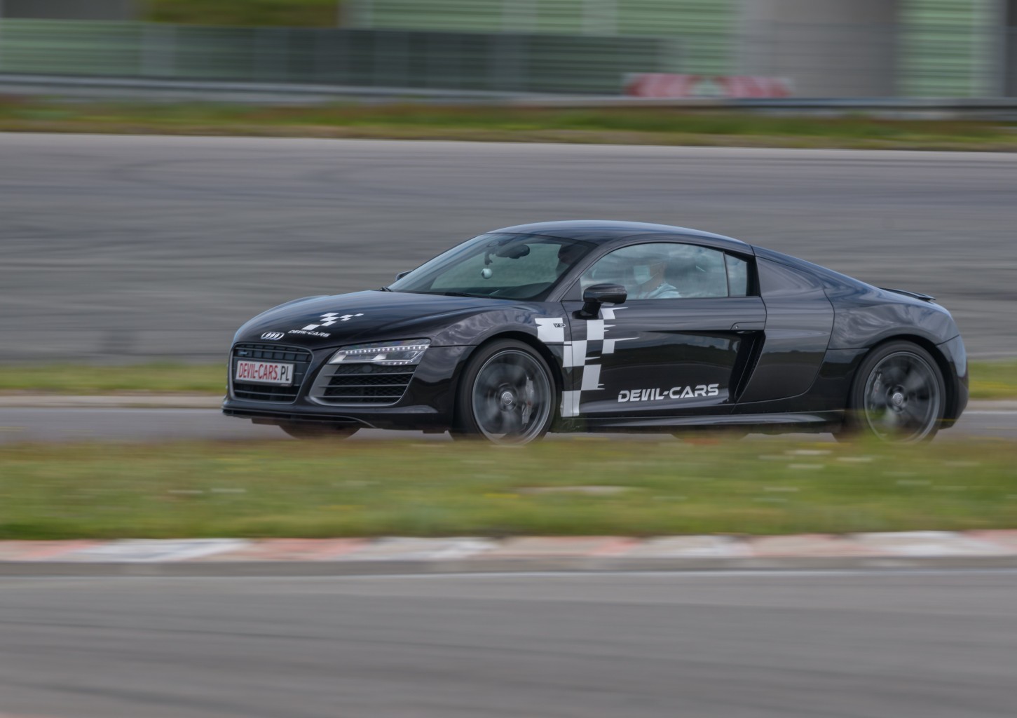 Pojedynek Audi R8 V10 vs. KTM X-Bow | 2 okrążenia | Wiele Lokalizacji