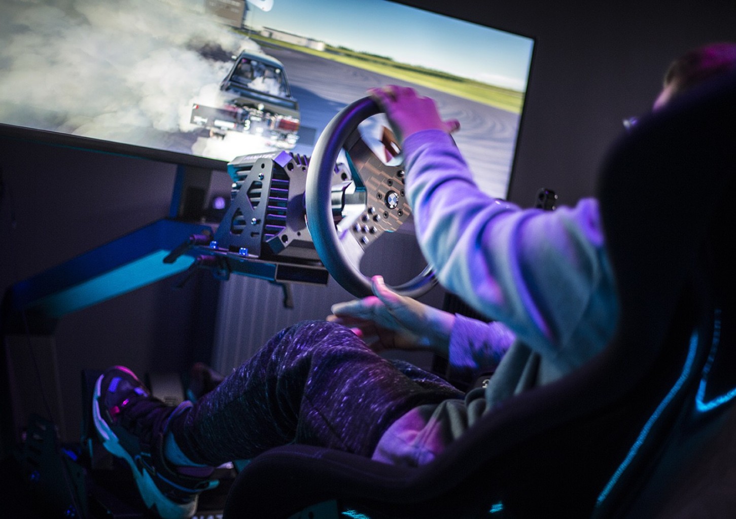 Jazda w Symulatorze Wyścigowym dla Przyjaciół | Rzeszów