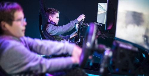 Jazda w Symulatorze Wyścigowym dla Przyjaciół | Rzeszów-Prezent na Urodziny_P