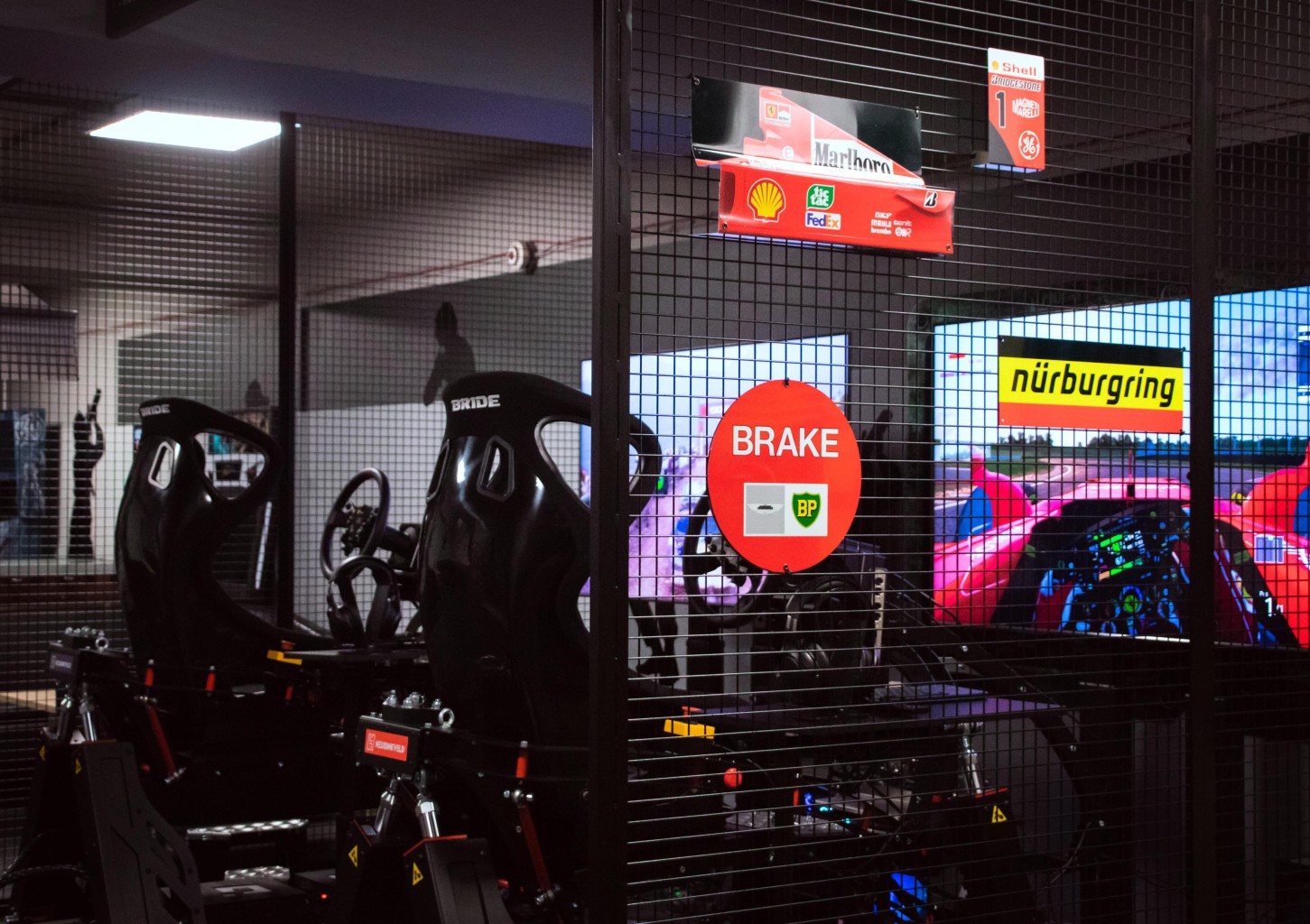 Jazda w Symulatorze Wyścigowym dla Dwojga (30 minut) | Kraków