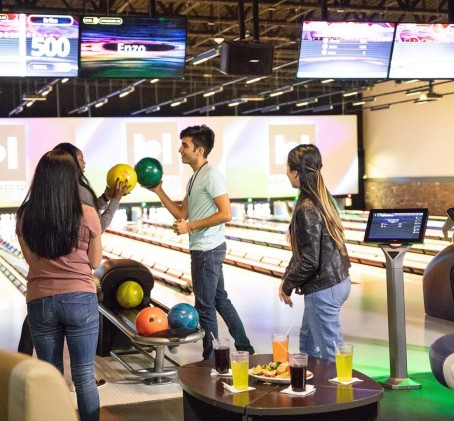 Poznaj Hyper Bowling z Zestawem Imprezowym dla Przyjaciół | Kalisz