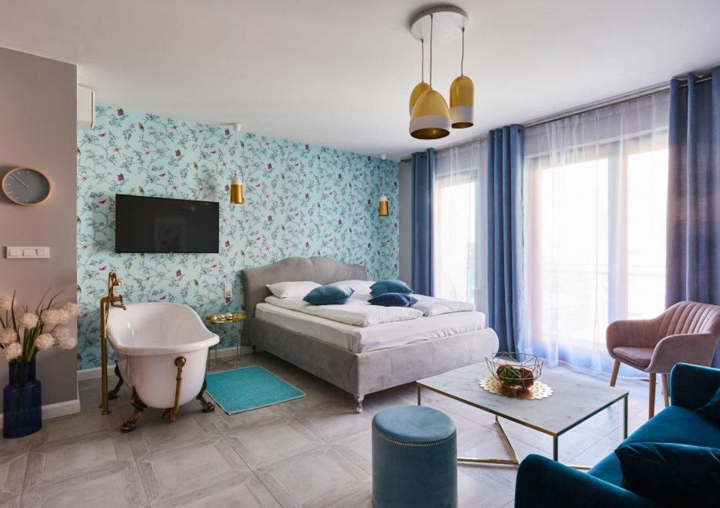 Luksusowy Pobyt (2 Noce, 2 Osoby) | Apartamenty Aura | Gdańsk