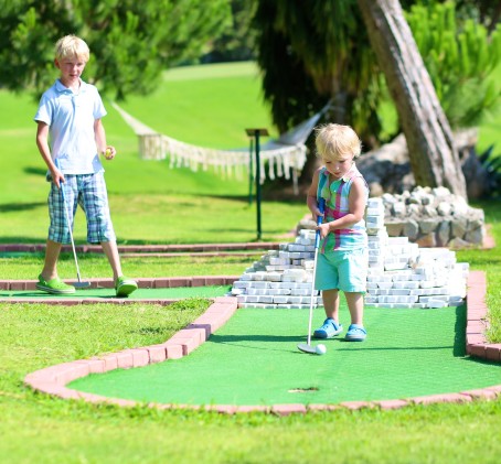 Minigolf dla Rodziny | Bardo