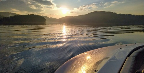 Romantyczny Rejs Elektrycznym Katamaranem dla Dwojga | Nowy Sącz (okolice)-Prezent dla Ukochanego_P