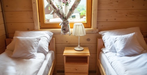 odzinny Pobyt (1 Noc, 4 Osoby) | Ośrodek Domki Zagroda | Słopnice - Prezent dla Rodziców _PP