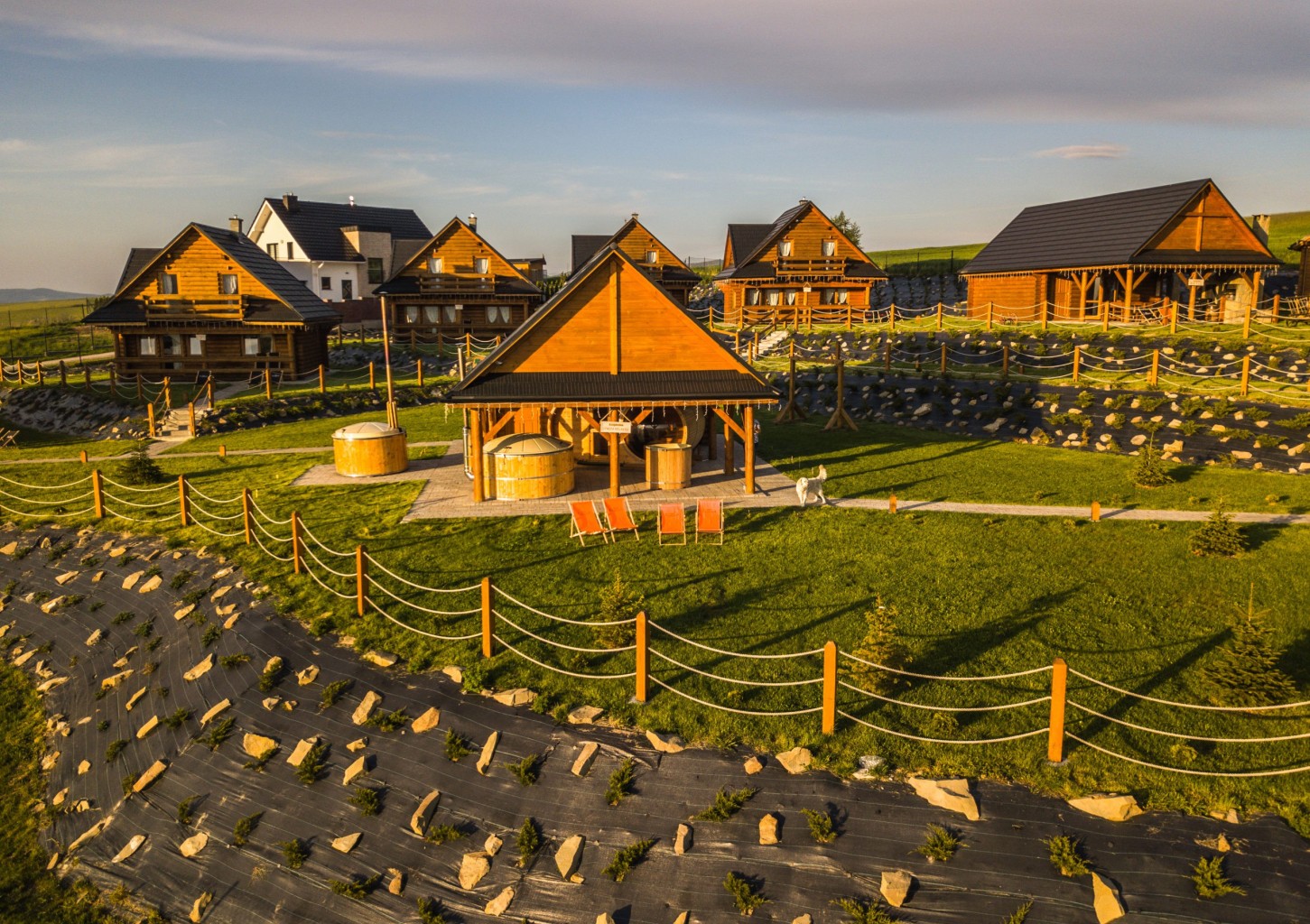 Rodzinny Pobyt w Domku (1 Noc, 2-4 Osoby) | Ośrodek Domki Zagroda | Słopnice