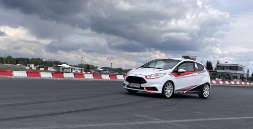 Jazda Fordem Fiestą ST | Wiele Lokalizacji | 6 okrążeń-Prezent dla Kobiety_P