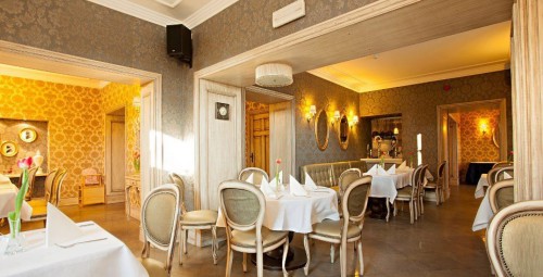 Romantyczny Pobyt (1 Noc, 2 Osoby) | Berberys Park Hotel | Kazimierz Dolny - Prezent dla Małżeństwa _PP