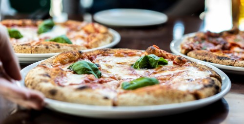 Poznaj Smak Włoskiej Pizzy dla Dwojga | Gniezno-Prezent dla Ukochanej_S
