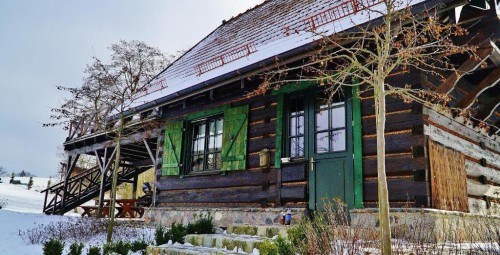 Pobyt w Apartamencie Domu Modrzewiowego (1 Noc, 2 Osoby) | Domy Konesera | Prezent dla Pary_P