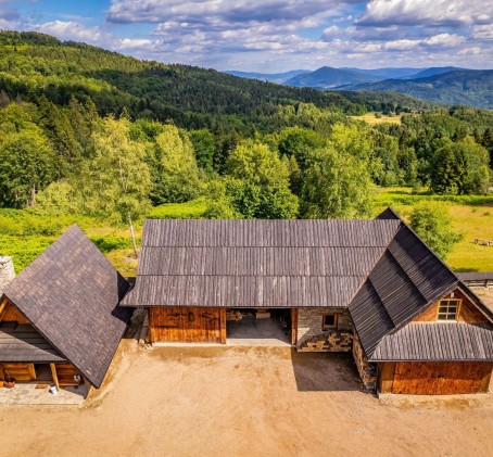 Odprężający Pobyt w Lofcie nad Stodołą (2 Noce, 8 Osób) | Osada Jaworzyny | Zawadka