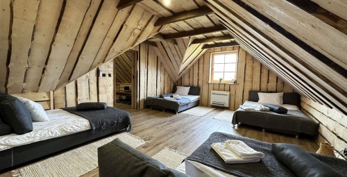 Odprężający Pobyt w Lofcie nad Stodołą (2 Noce, 8 Osób) | Osada Jaworzyny | Zawadka - Prezent dla Siostry_PP