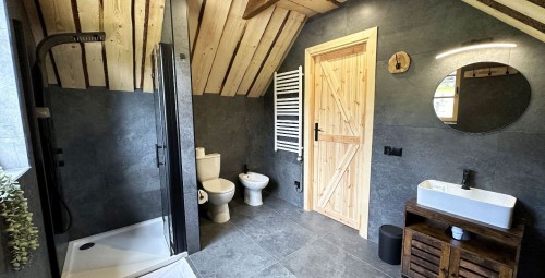 Odprężający Pobyt w Lofcie nad Stodołą (2 Noce, 8 Osób) | Osada Jaworzyny | Zawadka - Prezent dla Znajomych _PP