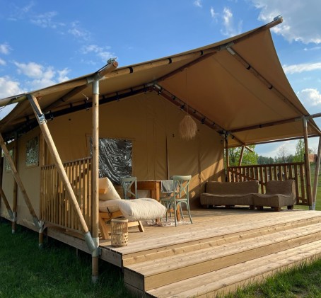 Niezapomniany Pobyt w Namiocie "Safari" (2 Noce, 4 Osoby) | Freedolina Glamping | Dormowo