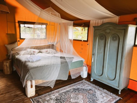 Odprężający Pobyt w Namiocie "Safari" (2 Noce, 1-4 Osoby) | Freedolina Glamping | Dormowo