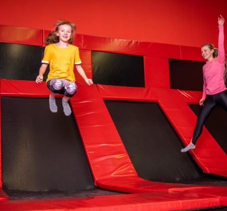 Zabawa w Parku Trampolin dla Rodziny | Warszawa